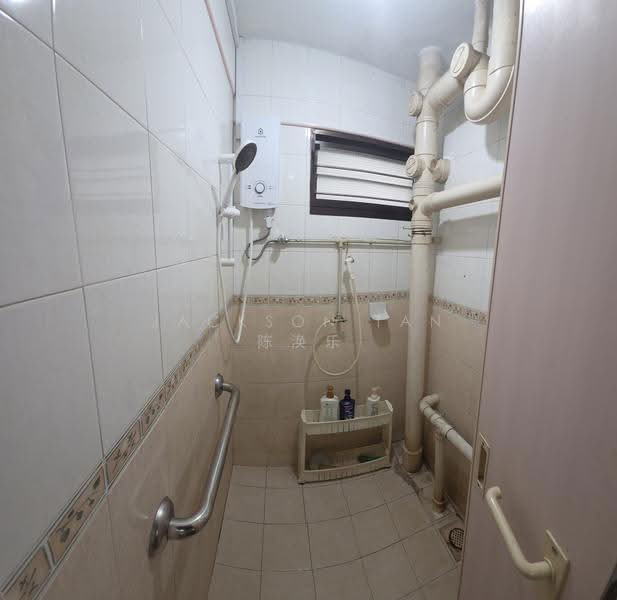 77 Indus Road, 77 Indus Road, Alexandra / Commonwealth, 3 Bedrooms, 678 sqft, HDB Flat For Sale, by Jackson Tan  陈涣乐, 500301789 - Bathroom - PropertyGuru.com.sg