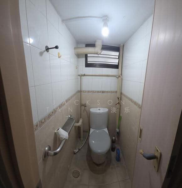 77 Indus Road, 77 Indus Road, Alexandra / Commonwealth, 3 Bedrooms, 678 sqft, HDB Flat For Sale, by Jackson Tan  陈涣乐, 500301789 - Bathroom - PropertyGuru.com.sg