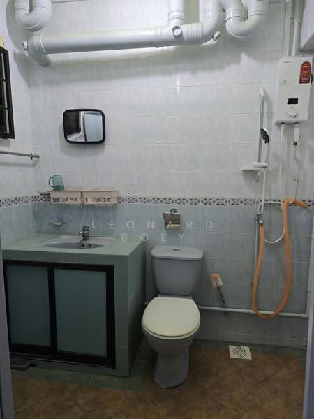 504D Montreal Drive, 504D Montreal Drive, Sembawang / Yishun, Room Rental, 150 sqft, HDB Flat For Rent, by Leonard Boey, 500301792 - Bathroom - PropertyGuru.com.sg
