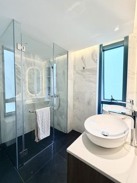 The Legend, 361 Bukit Timah Road, Tanglin / Holland / Bukit Timah, 3 Bedrooms, 2,164 sqft, Condominium For Rent, by Evangeline Yeong, 500301888 - Master Bathroom - PropertyGuru.com.sg