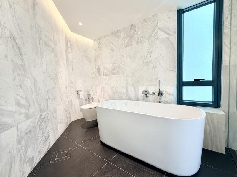 The Legend, 361 Bukit Timah Road, Tanglin / Holland / Bukit Timah, 3 Bedrooms, 2,164 sqft, Condominium For Rent, by Evangeline Yeong, 500301888 - Master Bathroom - PropertyGuru.com.sg