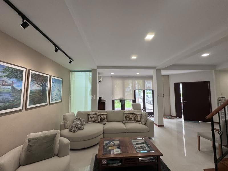 2 Storey Freehold Linked Bungalow @ Sunset Way, Sunset Way, Clementi Park, Upper Bukit Timah, Clementi Park / Upper Bukit Timah, 5 Bedrooms, 3,700 sqft, Bungalow House For Sale, by Sonia Lin, 500302067 - Living Room - PropertyGuru.com.sg