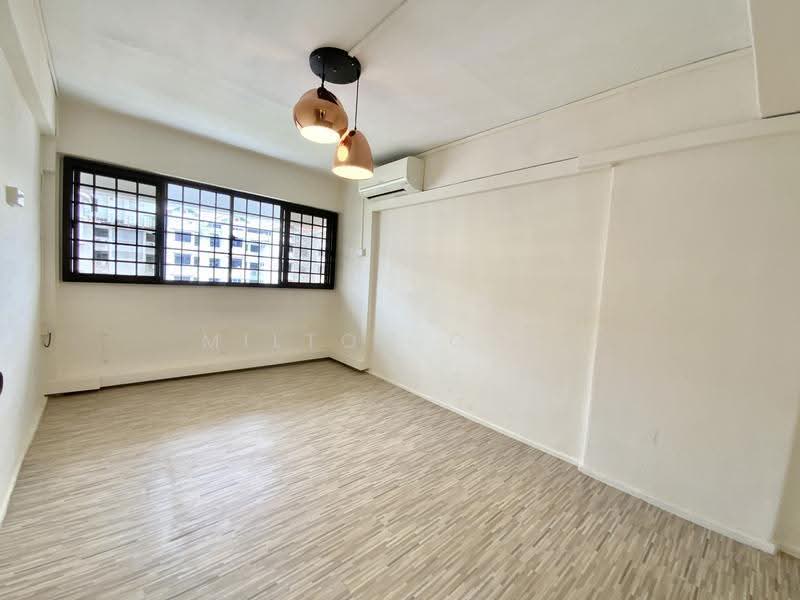 208 Toa Payoh North, 208 Toa Payoh North, Balestier / Toa Payoh, 3 Bedrooms, 872 sqft, HDB Flat For Rent, by Milton Chee, 500302317 - Living Room - PropertyGuru.com.sg