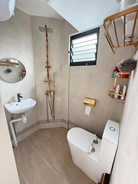 264 Jurong East Street 24, 264 Jurong East Street 24, Boon Lay / Jurong / Tuas, Room Rental, 150 sqft, HDB Flat For Rent, by Brandon Tan, 500302343 - Bathroom - PropertyGuru.com.sg