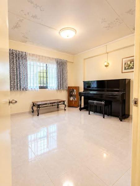 777 Woodlands Crescent, 777 Woodlands Crescent, Admiralty / Woodlands, 3 Bedrooms, 1,097 sqft, HDB Flat For Sale, by Frankie Er, 500302424 - Living Room - PropertyGuru.com.sg
