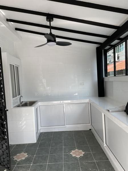 Seaside Park, Jalan Selendang Delima, East Coast / Marine Parade, 4 Bedrooms, 2,347 sqft, Terraced House For Sale, by Rosa Liu, 500302467 - Kitchen - PropertyGuru.com.sg