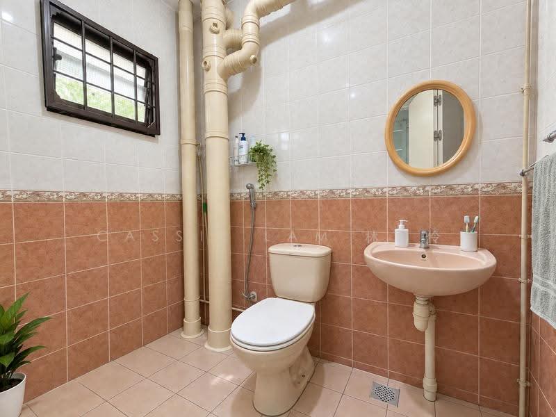 181 Yung Sheng Road, 181 Yung Sheng Road, Boon Lay / Jurong / Tuas, 3 Bedrooms, 969 sqft, HDB Flat For Sale, by Cassie Lam 林羿伶, 500302472 - Bathroom - PropertyGuru.com.sg