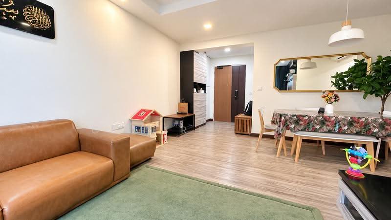 289B Compassvale Crescent, 289B Compassvale Crescent, Hougang / Punggol / Sengkang, 3 Bedrooms, 1,001 sqft, HDB Flat For Sale, by Geoffrey Lim, 500302491 - Living Room - PropertyGuru.com.sg