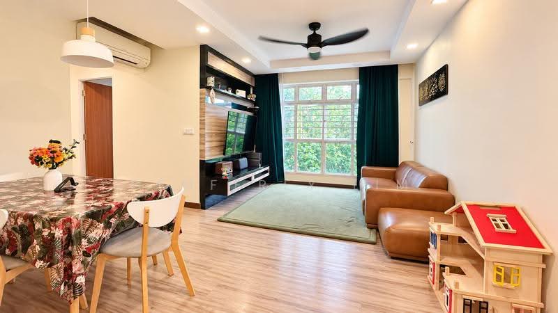 289B Compassvale Crescent, 289B Compassvale Crescent, Hougang / Punggol / Sengkang, 3 Bedrooms, 1,001 sqft, HDB Flat For Sale, by Geoffrey Lim, 500302491 - Living Room - PropertyGuru.com.sg