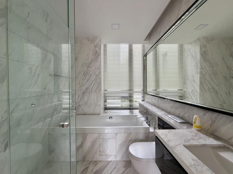 Marina Collection, 13 Cove Drive, Harbourfront / Telok Blangah, 3 Bedrooms, 1,873 sqft, Condominium For Sale, by Jessica Siow, 500302534 - Bathroom - PropertyGuru.com.sg