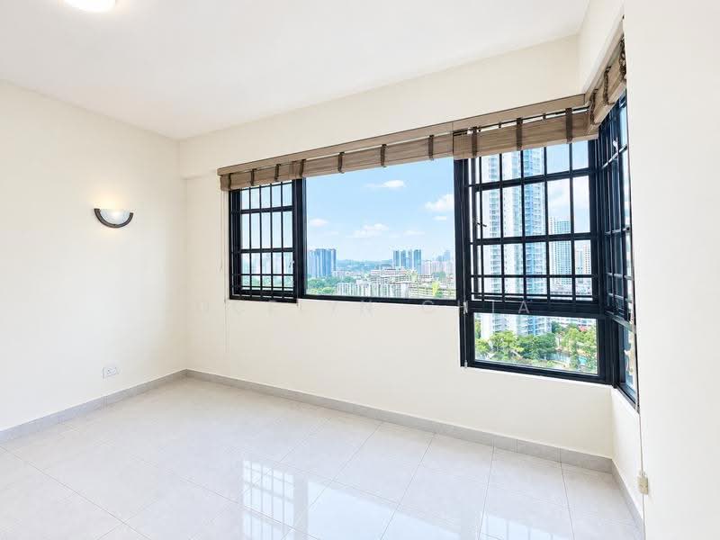 Central Green, 1 Jalan Membina, Alexandra / Commonwealth, 3 Bedrooms, 1,292 sqft, Condominium For Rent, by Jocelyn Chia, 500302541 - View - PropertyGuru.com.sg