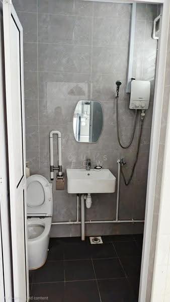 428 Bukit Panjang Ring Road, 428 Bukit Panjang Ring Road, Dairy Farm / Bukit Panjang / Choa Chu Kang, 3 Bedrooms, 1,388 sqft, HDB Flat For Sale, by Louis Leow, 500302565 - Bathroom - PropertyGuru.com.sg