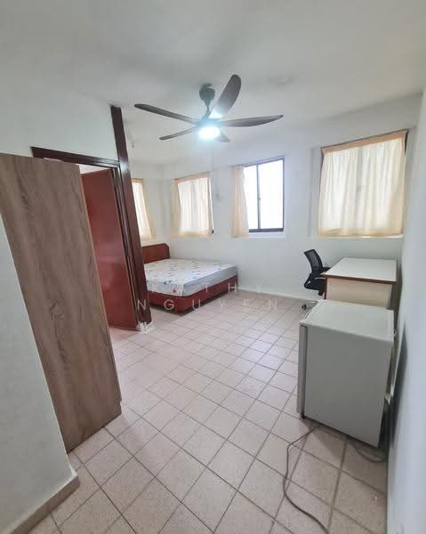 Balmoral Luck, 6 Balmoral Road, Tanglin / Holland / Bukit Timah, Room Rental, 220 sqft, Apartment For Rent, by Kathy Nguyen, 500302572 - Bedroom - PropertyGuru.com.sg