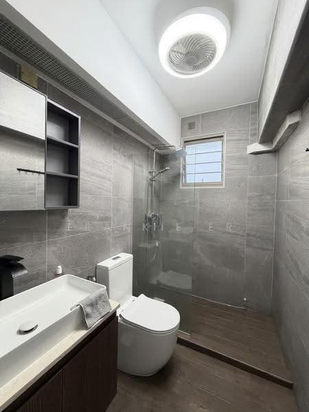 162A Punggol Central, 162A Punggol Central, Hougang / Punggol / Sengkang, 3 Bedrooms, 1,227 sqft, HDB Flat For Sale, by Frankie Er, 500302582 - Bathroom - PropertyGuru.com.sg