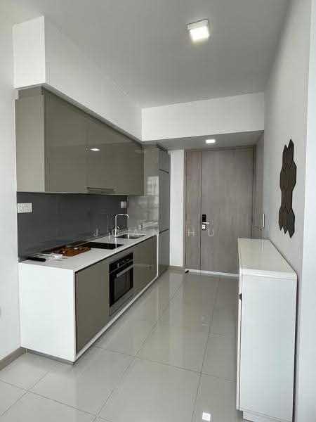 J Gateway, 2 Gateway Drive, Boon Lay / Jurong / Tuas, 2 Bedrooms, 603 sqft, Condominium For Sale, by Joan Hu, 500302596 - Kitchen - PropertyGuru.com.sg