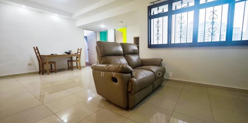 21 Jalan Membina, 21 Jalan Membina, Alexandra / Commonwealth, 3 Bedrooms, 969 sqft, HDB Flat For Rent, by Barry Kwok, 500302642 - Living Room - PropertyGuru.com.sg