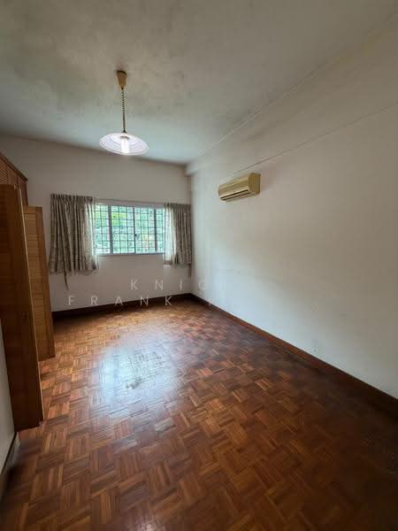 Ville Royale, 310 River Valley Road, Orchard / River Valley, 3 Bedrooms, 1,291 sqft, Apartment For Sale, by ELAINE CHIA, 500302671 - Bedroom - PropertyGuru.com.sg