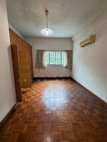 Ville Royale, 310 River Valley Road, Orchard / River Valley, 3 Bedrooms, 1,291 sqft, Apartment For Sale, by ELAINE CHIA, 500302671 - Bedroom - PropertyGuru.com.sg