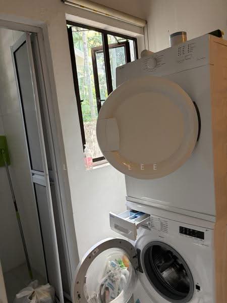 2 + 1 room walk up #03 Agent fee apply 6 min DhobyGhout MRT, Oxley Rise, Orchard / River Valley, 2 Bedrooms, 990 sqft, Walk-up Apartment For Rent, by Lena Lee, 500302686 - Bathroom - PropertyGuru.com.sg