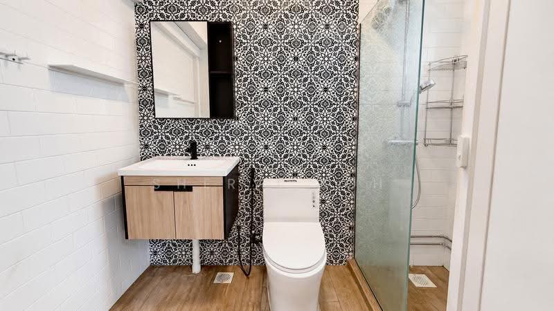 274B Jurong West Street 25, 274B Jurong West Street 25, Boon Lay / Jurong / Tuas, 4 Bedrooms, 1,356 sqft, HDB Flat For Sale, by Sheryl Koh, 500302757 - Bathroom - PropertyGuru.com.sg