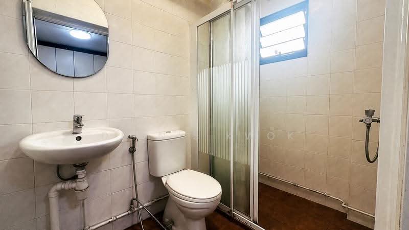 104B Depot Road, 104B Depot Road, Harbourfront / Telok Blangah, 4 Bedrooms, 1,238 sqft, HDB Flat For Rent, by Dennis Kwok, 500302981 - Bathroom - PropertyGuru.com.sg