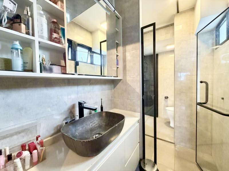 31 Marine Crescent, 31 Marine Crescent, East Coast / Marine Parade, 2 Bedrooms, 700 sqft, HDB Flat For Sale, by Ronald Chye, 500303107 - Bathroom - PropertyGuru.com.sg