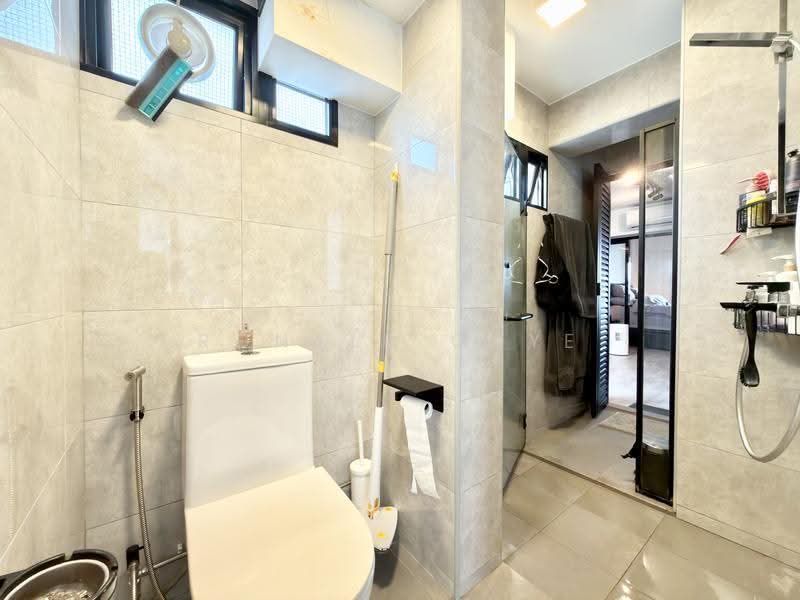 31 Marine Crescent, 31 Marine Crescent, East Coast / Marine Parade, 2 Bedrooms, 700 sqft, HDB Flat For Sale, by Ronald Chye, 500303107 - Bathroom - PropertyGuru.com.sg