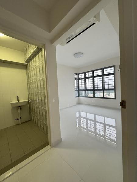 53 Strathmore Avenue, 53 Strathmore Avenue, Alexandra / Commonwealth, 2 Bedrooms, 667 sqft, HDB Flat For Sale, by Serene Tan, 500303121 - Bathroom - PropertyGuru.com.sg