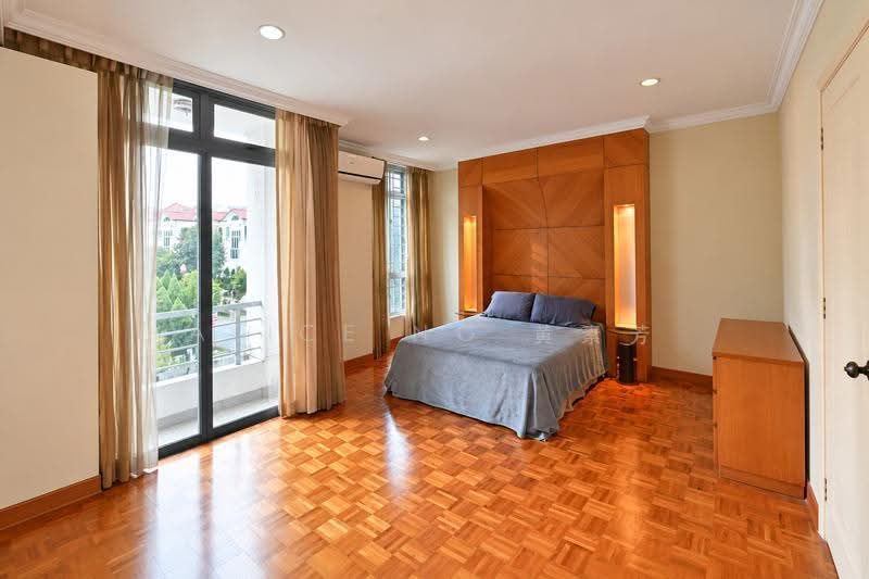 Princeton Vale, Poh Huat Terrace, Hougang / Punggol / Sengkang, 5 Bedrooms, 3,200 sqft, Terraced House For Sale, by Alice Ng 黄素芳, 500303151 - Master bedroom with ensuite - PropertyGuru.com.sg