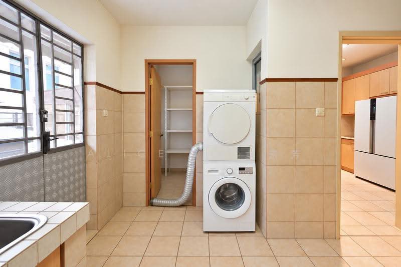 Princeton Vale, Poh Huat Terrace, Hougang / Punggol / Sengkang, 5 Bedrooms, 3,200 sqft, Terraced House For Sale, by Alice Ng 黄素芳, 500303151 - Laundry space - PropertyGuru.com.sg