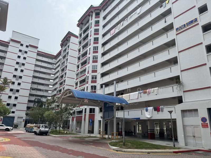 206 Pasir Ris Street 21, 206 Pasir Ris Street 21, Pasir Ris / Tampines, Room Rental, 250 sqft, HDB Flat For Rent, by Chan Whye Hoong, 500303225 - View of block - PropertyGuru.com.sg