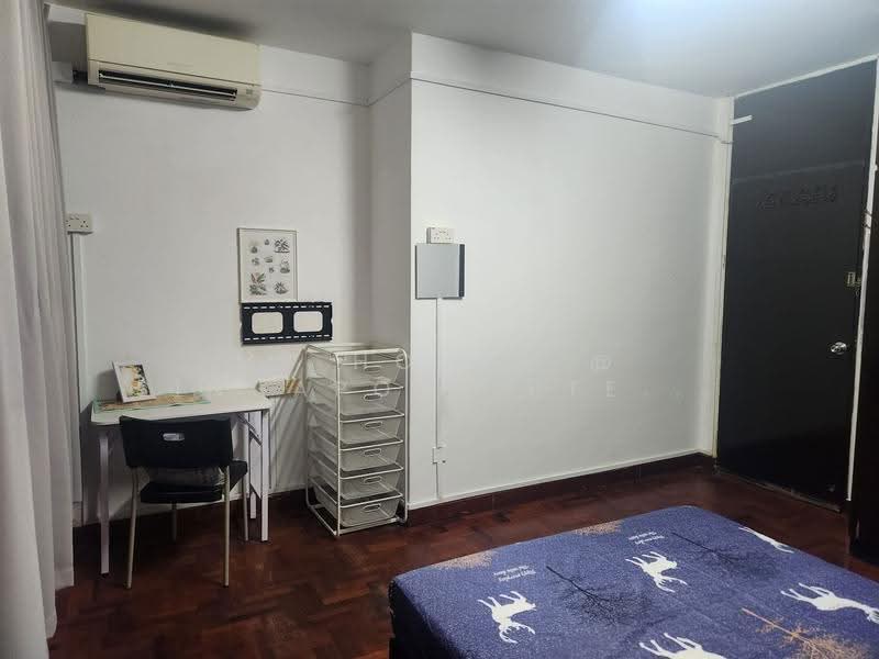 IdealHome! Siglap Mrt! Spacious common room for rent! No owner/ No agent fee., Tay Lian Teck, East Coast / Marine Parade, Room Rental, 149 sqft, Walk-up Apartment For Rent, by Desmond, 500303451 - Study - PropertyGuru.com.sg