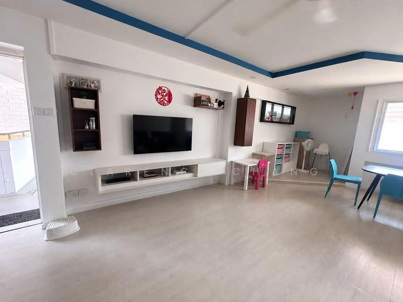 512 Pasir Ris Street 52, 512 Pasir Ris Street 52, Pasir Ris / Tampines, 3 Bedrooms, 1,165 sqft, HDB Flat For Sale, by Clarence Chang, 500303560 - Living Room - PropertyGuru.com.sg