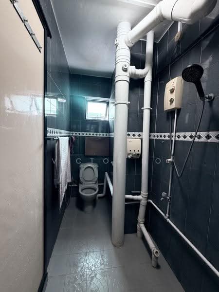 146 Tampines Avenue 5, 146 Tampines Avenue 5, Pasir Ris / Tampines, 3 Bedrooms, 1,615 sqft, HDB Flat For Sale, by Victor Ho, 500303564 - Bathroom - PropertyGuru.com.sg