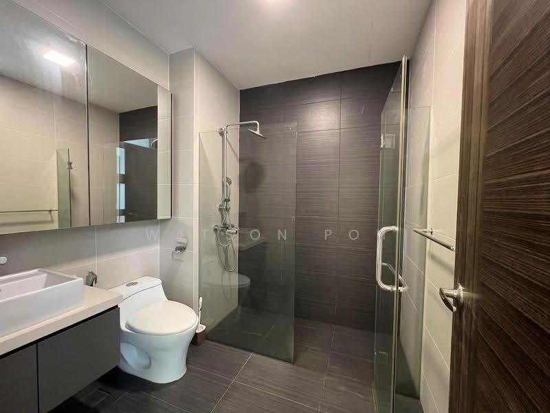 Semi-Detached House with Pool Near the Park & Sea at Wak Hassan, Wak Hassan, Sembawang / Yishun, 5 Bedrooms, 7,331 sqft, Semi-Detached House For Rent, by Watson Poh, 500303596 - Bathroom - PropertyGuru.com.sg