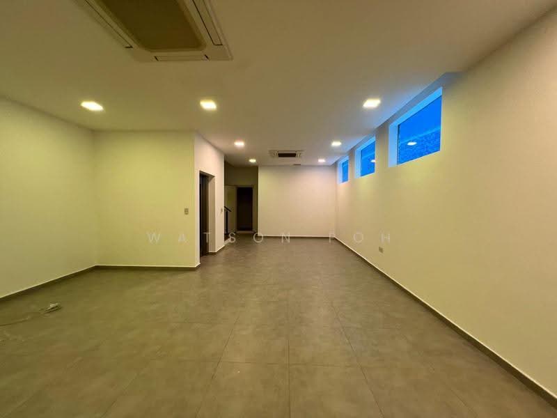 Semi-Detached House with Pool Near the Park & Sea at Wak Hassan, Wak Hassan, Sembawang / Yishun, 5 Bedrooms, 7,331 sqft, Semi-Detached House For Rent, by Watson Poh, 500303596 - Interior - PropertyGuru.com.sg