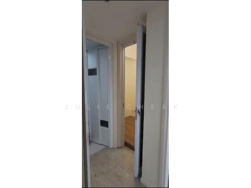 Corridor to Study room /Guest bathroom