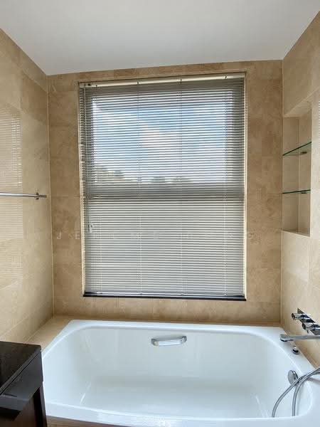 The Imperial, 1 Jalan Rumbia, Orchard / River Valley, 2 Bedrooms, 979 sqft, Condominium For Sale, by Jereme Pung, 500303648 - Bathroom - PropertyGuru.com.sg