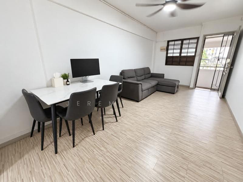 175 Bukit Batok West Avenue 8, 175 Bukit Batok West Avenue 8, Dairy Farm / Bukit Panjang / Choa Chu Kang, 2 Bedrooms, 732 sqft, HDB Flat For Sale, by Jeremy Toh, 500303698 - Living Room - PropertyGuru.com.sg