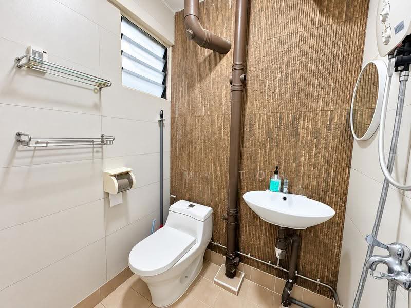 175 Bukit Batok West Avenue 8, 175 Bukit Batok West Avenue 8, Dairy Farm / Bukit Panjang / Choa Chu Kang, 2 Bedrooms, 732 sqft, HDB Flat For Sale, by Jeremy Toh, 500303698 - Bathroom - PropertyGuru.com.sg