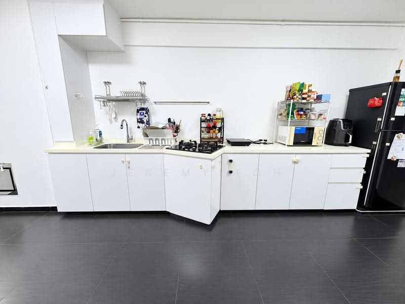 175 Bukit Batok West Avenue 8, 175 Bukit Batok West Avenue 8, Dairy Farm / Bukit Panjang / Choa Chu Kang, 2 Bedrooms, 732 sqft, HDB Flat For Sale, by Jeremy Toh, 500303698 - Kitchen - PropertyGuru.com.sg