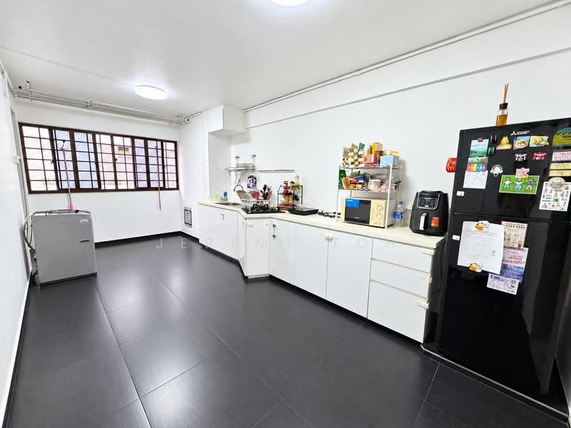 175 Bukit Batok West Avenue 8, 175 Bukit Batok West Avenue 8, Dairy Farm / Bukit Panjang / Choa Chu Kang, 2 Bedrooms, 732 sqft, HDB Flat For Sale, by Jeremy Toh, 500303698 - Kitchen - PropertyGuru.com.sg