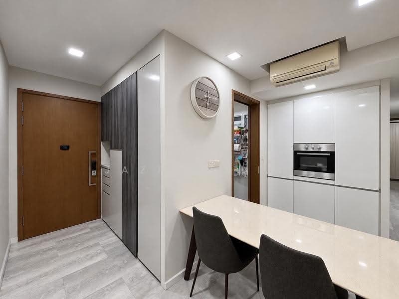 Main Entrance & Dry Kitchen