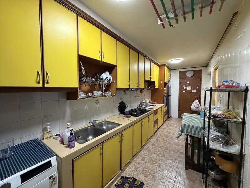 200B Sengkang East Road, 200B Sengkang East Road, Hougang / Punggol / Sengkang, 3 Bedrooms, 1,184 sqft, HDB Flat For Sale, by Jay Kumar, 500303786 - Kitchen - PropertyGuru.com.sg