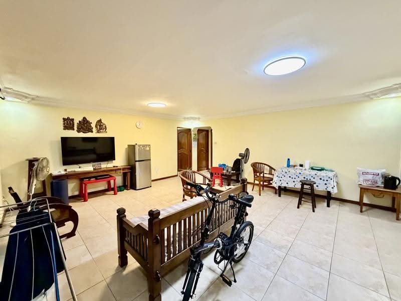 200B Sengkang East Road, 200B Sengkang East Road, Hougang / Punggol / Sengkang, 3 Bedrooms, 1,184 sqft, HDB Flat For Sale, by Jay Kumar, 500303786 - Living Room - PropertyGuru.com.sg
