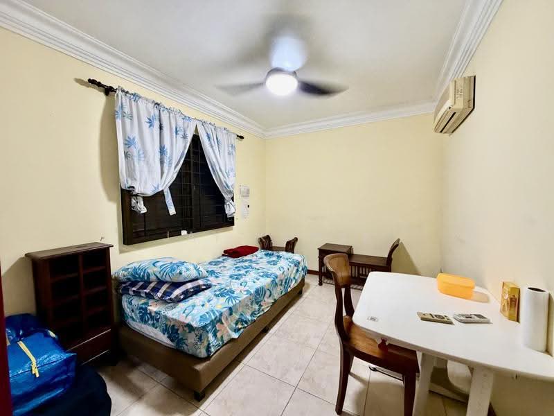 200B Sengkang East Road, 200B Sengkang East Road, Hougang / Punggol / Sengkang, 3 Bedrooms, 1,184 sqft, HDB Flat For Sale, by Jay Kumar, 500303786 - Bedroom - PropertyGuru.com.sg