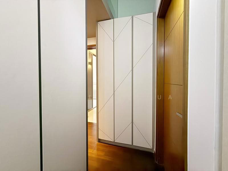 Walk-in wardrobe
