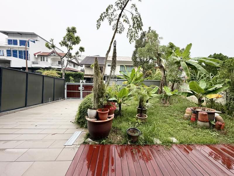 Chu Lin Road, Chu Lin Road, Dairy Farm / Bukit Panjang / Choa Chu Kang, 5 Bedrooms, 3,500 sqft, Semi-Detached House For Sale, by Frederick Foo, 500303819 - Garden - PropertyGuru.com.sg