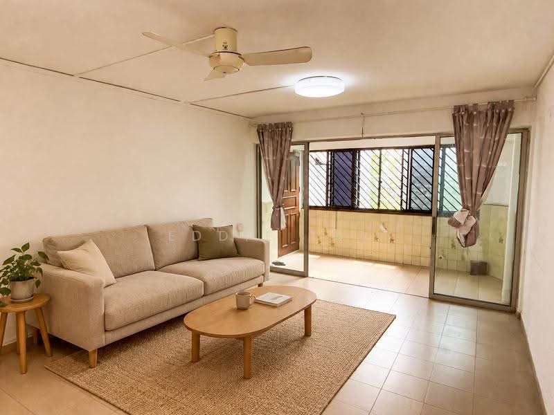 305 Jurong East Street 32, 305 Jurong East Street 32, Boon Lay / Jurong / Tuas, 3 Bedrooms, 1,302 sqft, HDB Flat For Sale, by Eddie Tay, 500303826 - Living Room - PropertyGuru.com.sg