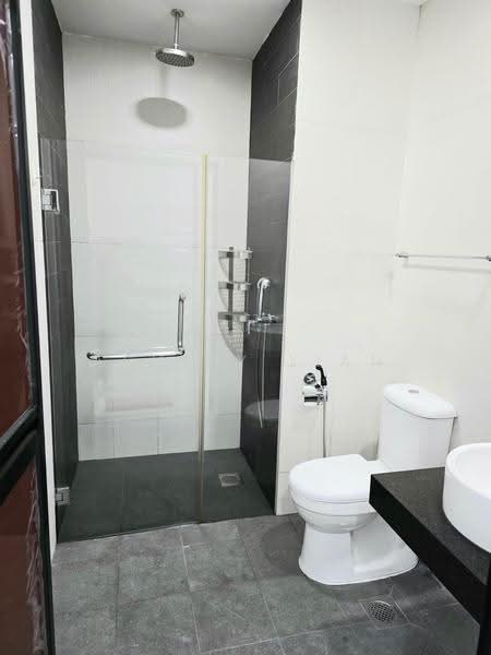 Parc Rosewood, 93 Rosewood Drive, Admiralty / Woodlands, 1 Bedroom, 431 sqft, Condominium For Rent, by Ashely Lian, 500303835 - Bathroom - PropertyGuru.com.sg